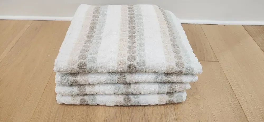 Soho Living Set of 4 Bath Towels Multicolored Dots 100% Cotton